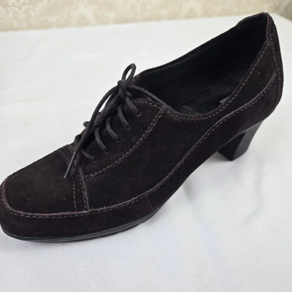Clarks Bendables Size 9.5M Chocolate Brown Heeled Lace Up Loafers 1/2
